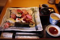 上にぎり定食、茶碗蒸しは200円＋で