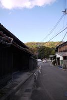 自宅から離宮八幡宮へ向かう道から天王山を眺める