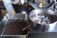 焙煎し立てのコーヒー豆、良い香り