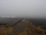 霧に包まれた焼きたての砥峰高原