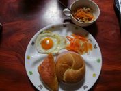 志津屋のパンで朝ご飯