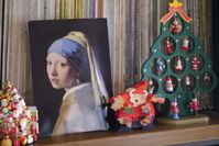 クリスマスグッズと真珠の耳飾りの少女
